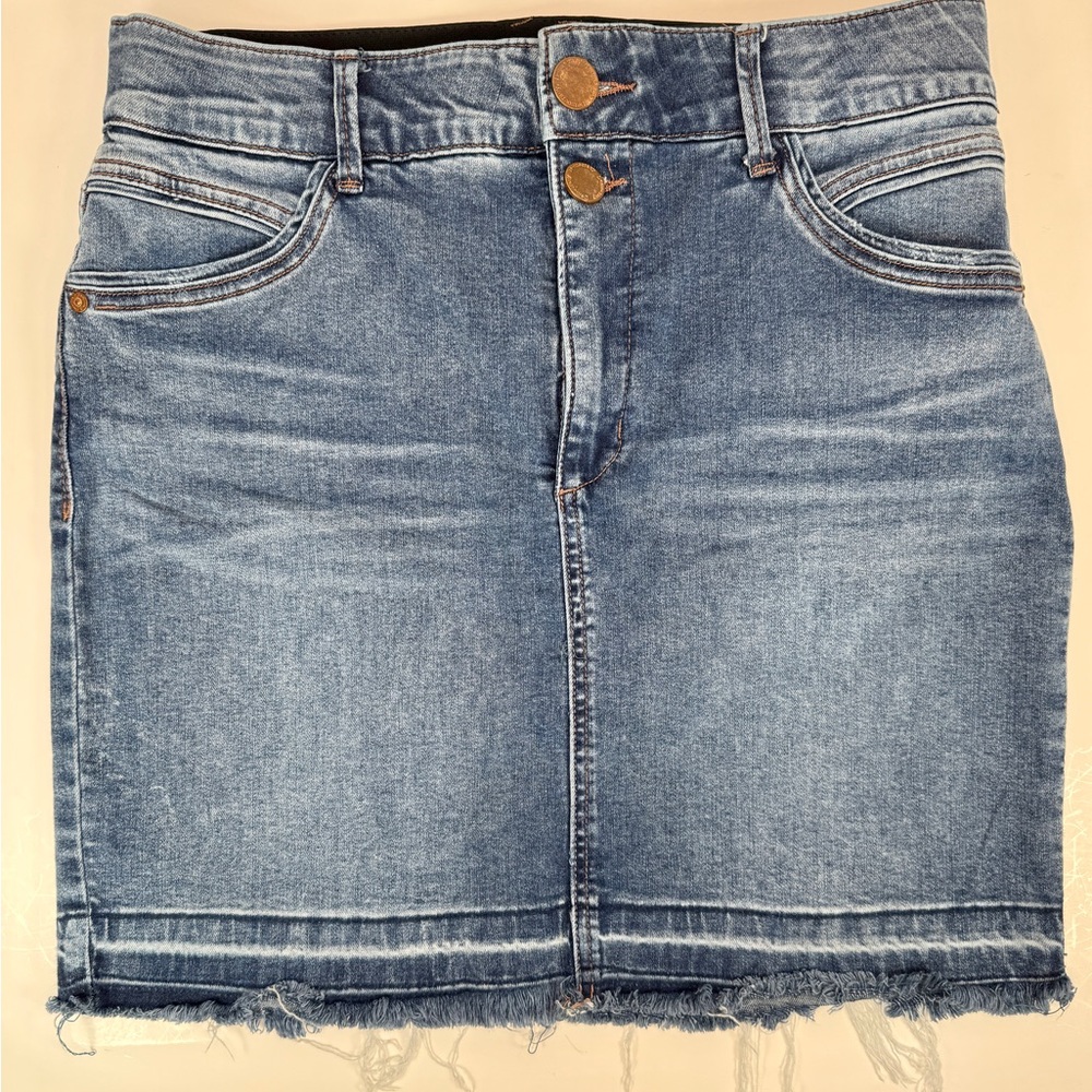 Democracy Ab Technology Denim Women's Short Skirt Raw Hem size 10